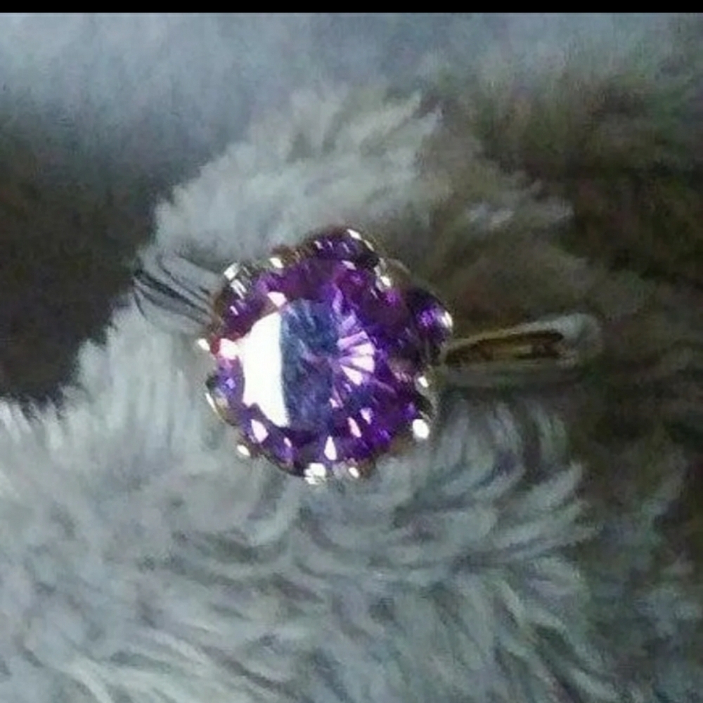 ◇New amethyst lab created stone on a silver band